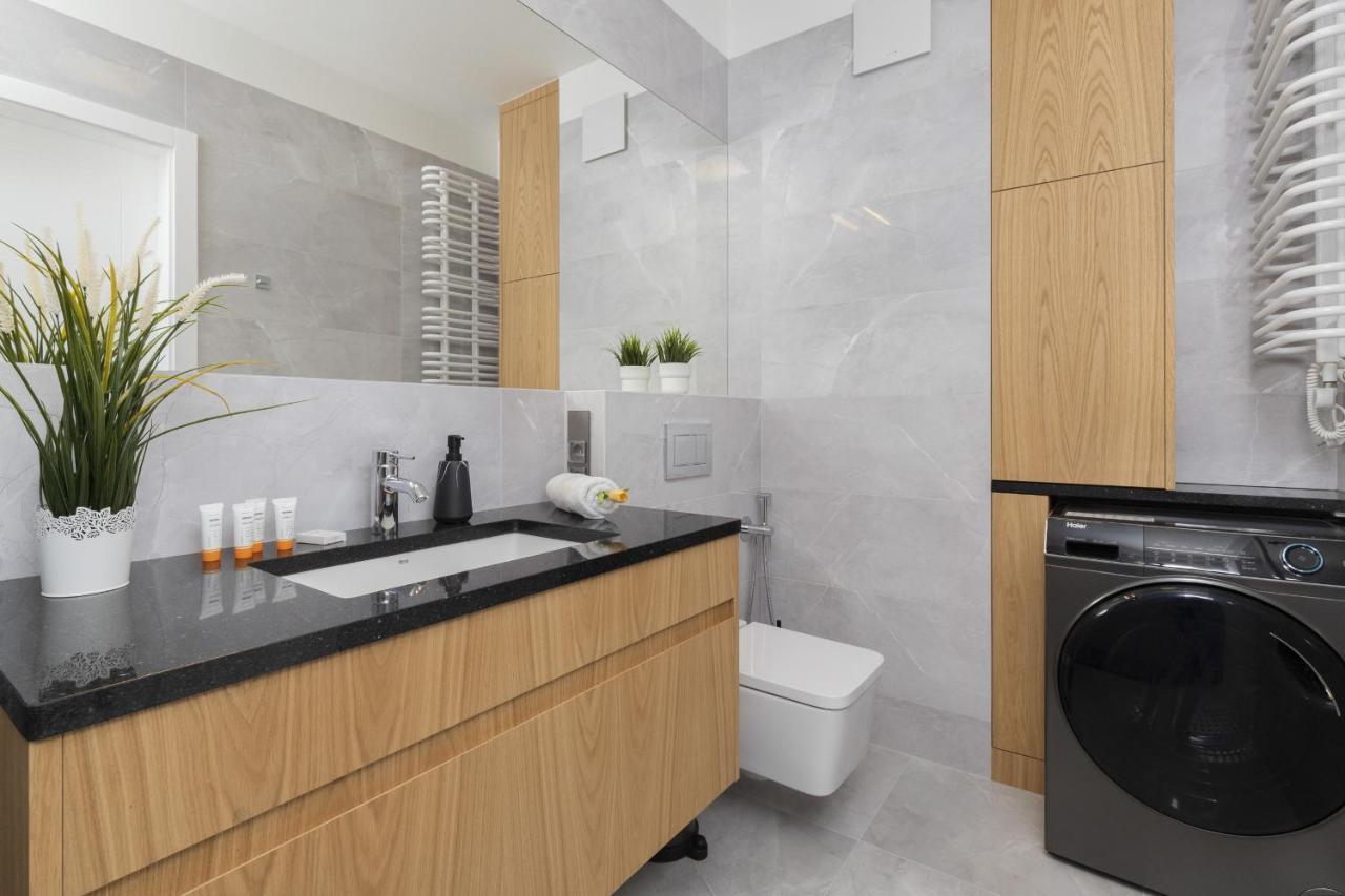Warsaw Praga Okrzei Apartment By The River By Noclegi Renters Luaran gambar